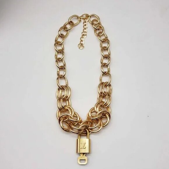 Authentic Louis Vuitton Lock&Key w/Unbranded Gold Plated Chain Necklace 121525 - Picture 3 of 9